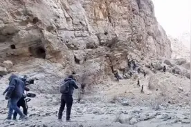 印度神剧《加勒万河谷》开拍，剧中“俘虏”解放军，简直不忍直视图片