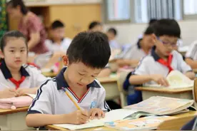 教育局通知提前放假，学生表示非常开心，但可把老师家长给愁坏了图片