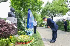 如果不是那场疾病，今天本该是全国劳模李斌退休的日子图片