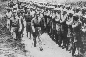 抗战胜利，聂荣臻老老实实裁军，遭部下郭天民批评，被聂帅撤职图片