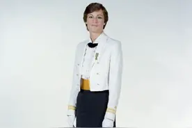 美海军女军人配发三种丝袜，连裤袜也允许穿着，袜子上可以写名字图片