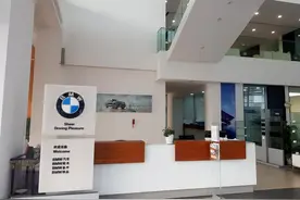 进店实拍宝马X3，黑色车漆很大气，38.98万起，配2.0T图片