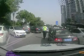 早高峰！视频拍下临沂这一幕…图片