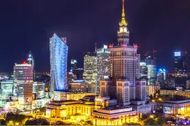 波兰首都华沙，欧洲难得一见的摩天型都市图片