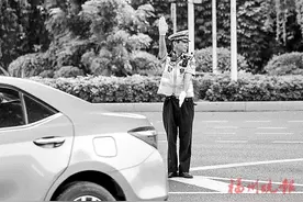 从部队转业到公安岗位，危急时刻总是冲在最前，赵汝清：“最帅转身”视频获数万点赞图片