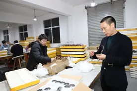 有人破产，有人爆单！湖北籍眼镜厂老板：我经历的魔幻一年图片