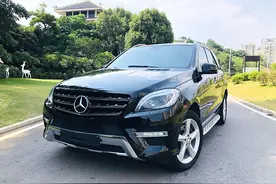 奔驰ML350豪华商务四座版图片