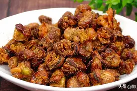 新鲜的蚕豆不用水煮，放入冰箱冷冻一下，记住这1点，特别酥脆图片