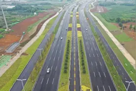 东西城市轴线蜀都大道东一段主道建成通车图片