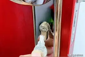 钥匙断在锁孔里怎么办？教你一招不用再花钱请开锁师傅，自己搞定图片