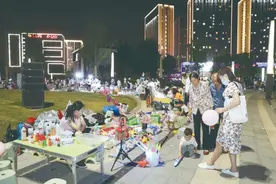 郑州摆摊法则 | 跟随“奔驰哥”，全城练摊淘金图片