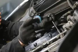 老车翻新：复活一辆09年"残破车况"的英菲尼迪G37，最终变回新车图片