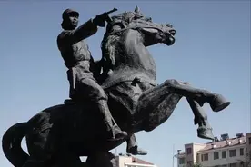 新四军中唯一的一位高级女将领，后来官至副国级，她是谁？图片