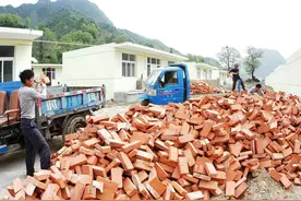 红砖已经被禁止了，为什么农村盖房子还一定要用红砖呢？图片