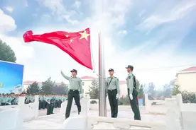 “老槐树”警卫天团霸气出场，帅出天际！图片