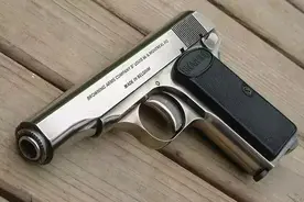 18支二战经典手枪，其中两把至今仍在服役图片