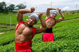 日本肌肉男开了家写真素材网，画风简直太搞笑了图片