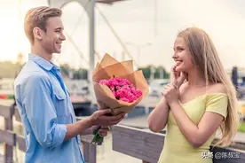 两性关系：不好意思“拒绝”女人，可以用这2个办法图片