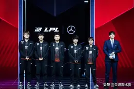 因私下说UZI变菜，JDG队员被喷到闭麦直播！微博也全部沦陷图片