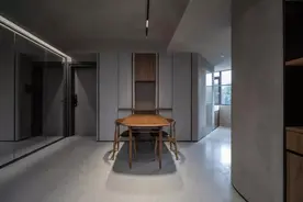 为解压，70后大叔“极简”装新房，全屋毛坯水泥风，舒适有格调图片