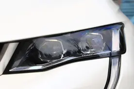 丐版全独悬的标致508，1.8T配8AT，211马力油耗6.1L，比A4L帅气图片