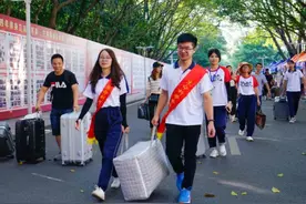 多所高校发布通知，新生报到将不允许家长陪同，快看有你学校吗图片