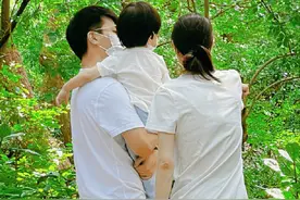 奥运冠军吴敏霞官宣二胎，小腹微隆，孕中期这4点要“特别注意”图片