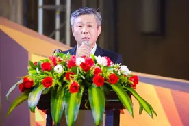 福建南安首富：卖房创业做沙发，如今身价334亿图片