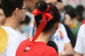 中考和高考当天，学生穿什么“衣服”比较好？聪明的家长这样搭配图片
