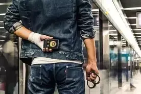 这些都是警察的现场执法权！请配合！图片