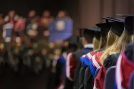 大批留学生回国后坐冷板凳，学历如同“废纸”，洋学历不受欢迎了图片