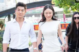 霍思燕手挽老公杜江出席活动，网友的注意力却放在第3张图片