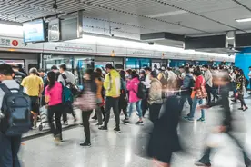 歧视外地人表象之下的财富密码图片