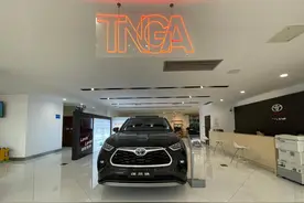 2021新款汉兰达上市，更加帅气，到店实拍图片