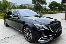 道世间谁与争锋，迈巴赫S450典藏版改装双拼色、后排独立座椅图片