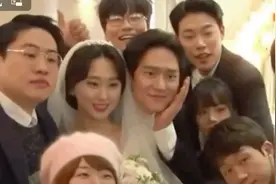 狗焕和德善约会又被拍了，已恋爱四年，网友：不结婚真的很难收场图片