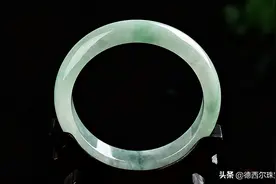 玉手镯戴久了没光泽，该怎么办？4个技巧让手镯越来越漂亮图片