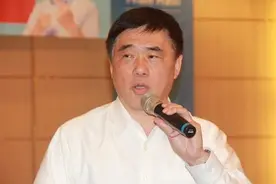 郝柏村辞世，儿子郝龙斌递补国民党中评委主席团主席图片