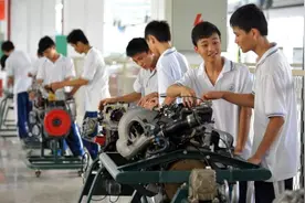 一名中职生，一个月到底该给多少生活费？图片