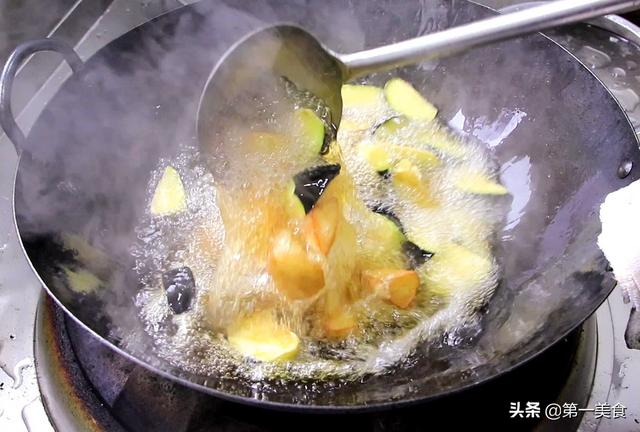 地三鲜接地气的家常做法，这样做才好吃，入口浓香，下饭必备