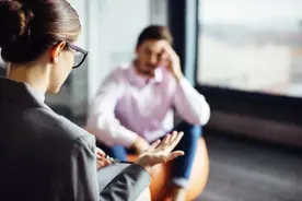 你见到的心理咨询师都被“割过韭菜”图片