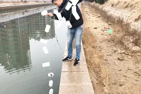 小斗自制捉八爪鱼道具，还真的捉到了八爪鱼，还挺好用