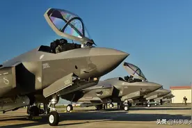 都误会印度了，美军摔飞机才是天下第一，60年摔掉1万架战机图片