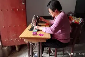 有人高价回收旧缝纫机，每台最低300块，老农：这赚啥钱？图片