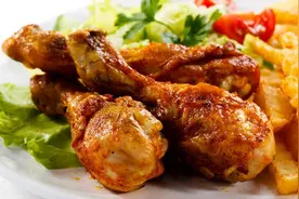 市场的“冷冻鸡腿”能不能吃？都是哪儿来的？建议先看看，别弄错图片