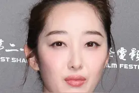 不笑的“林黛玉”蒋梦婕撞脸周冬雨，实在太像了图片