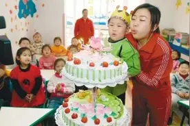孩子过生日，要不要带蛋糕去幼儿园？问题的动机比答案更值得关注图片