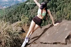 重庆妹子可以有多火辣？精致五官，眉清目秀，这身材谁不爱呢图片