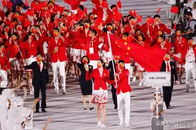 “开门红”，探秘中国队奥运礼服图片