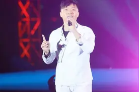 网络歌手徐誉滕一首《深深深深》用情至深，超级好听